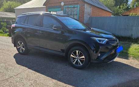 Toyota RAV4, 2018 год, 2 300 000 рублей, 3 фотография