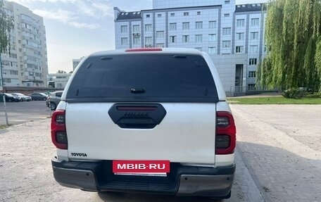Toyota Hilux VIII, 2021 год, 6 000 000 рублей, 2 фотография