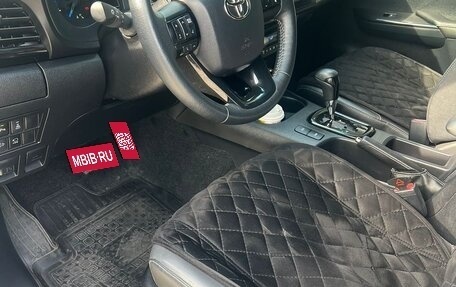 Toyota Hilux VIII, 2021 год, 6 000 000 рублей, 7 фотография