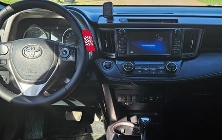 Toyota RAV4, 2018 год, 2 300 000 рублей, 6 фотография