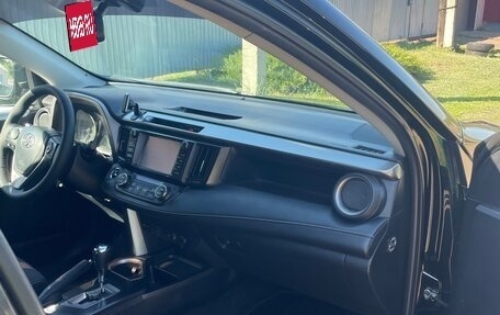 Toyota RAV4, 2018 год, 2 300 000 рублей, 10 фотография