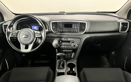 KIA Sportage IV рестайлинг, 2020 год, 2 330 000 рублей, 8 фотография