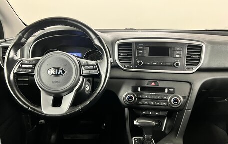KIA Sportage IV рестайлинг, 2020 год, 2 330 000 рублей, 10 фотография