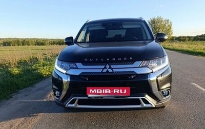 Mitsubishi Outlander III рестайлинг 3, 2022 год, 2 150 000 рублей, 1 фотография