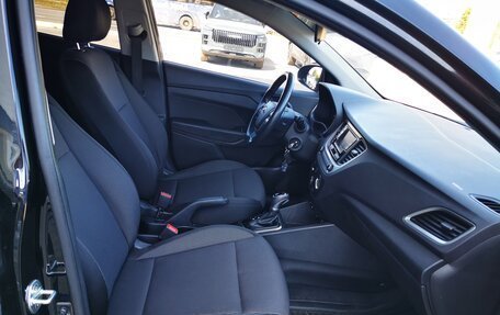Hyundai Solaris II рестайлинг, 2017 год, 1 299 000 рублей, 14 фотография
