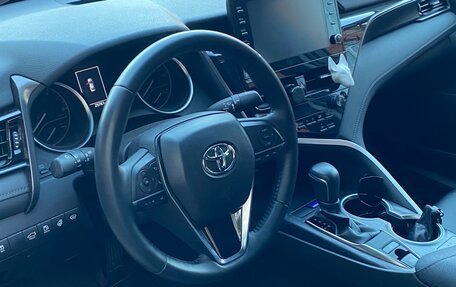 Toyota Camry, 2021 год, 3 450 000 рублей, 4 фотография