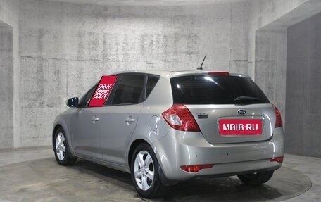KIA cee'd I рестайлинг, 2011 год, 730 000 рублей, 12 фотография