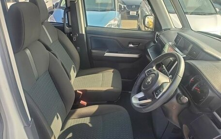 Toyota Roomy I, 2021 год, 879 000 рублей, 13 фотография