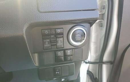 Toyota Roomy I, 2021 год, 879 000 рублей, 28 фотография