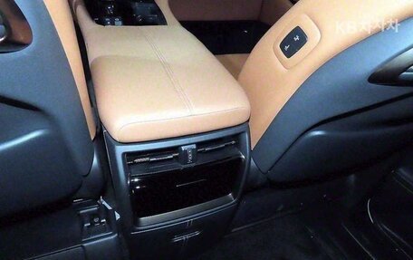 Toyota Alphard, 2024 год, 9 195 000 рублей, 15 фотография