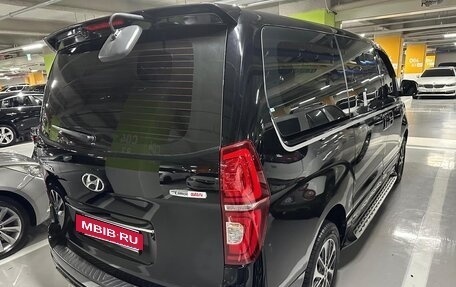 Hyundai Grand Starex Grand Starex I рестайлинг 2, 2019 год, 3 468 000 рублей, 3 фотография