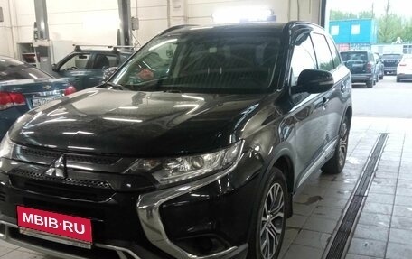 Mitsubishi Outlander III рестайлинг 3, 2022 год, 2 601 000 рублей, 1 фотография