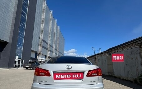 Lexus IS II рестайлинг 2, 2006 год, 1 400 000 рублей, 3 фотография