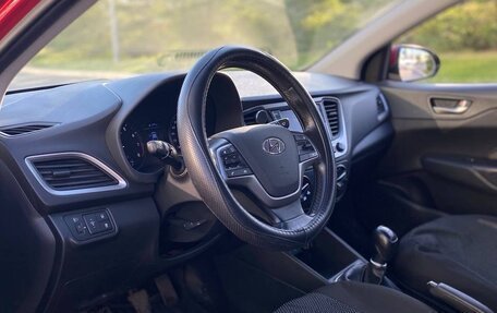 Hyundai Solaris II рестайлинг, 2017 год, 1 025 000 рублей, 2 фотография