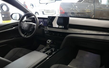 Toyota Camry, 2024 год, 4 300 000 рублей, 10 фотография