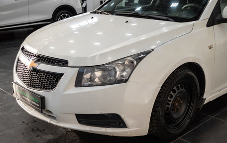 Chevrolet Cruze II, 2010 год, 500 000 рублей, 3 фотография