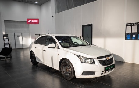 Chevrolet Cruze II, 2010 год, 500 000 рублей, 4 фотография