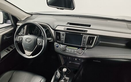 Toyota RAV4, 2017 год, 2 400 000 рублей, 11 фотография