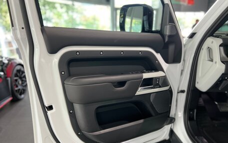 Land Rover Defender II, 2023 год, 12 200 000 рублей, 5 фотография