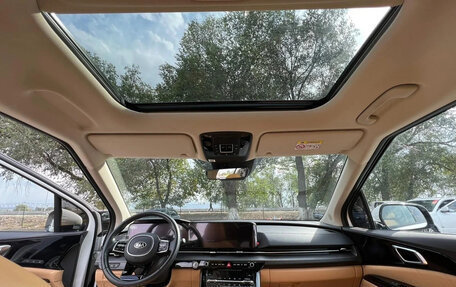 KIA Carnival, 2021 год, 2 460 100 рублей, 10 фотография