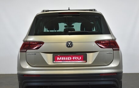 Volkswagen Tiguan II, 2019 год, 1 849 000 рублей, 5 фотография