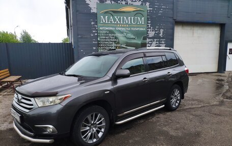 Toyota Highlander III, 2013 год, 2 400 000 рублей, 4 фотография