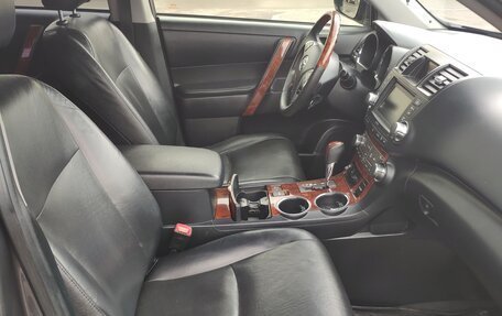 Toyota Highlander III, 2013 год, 2 400 000 рублей, 11 фотография