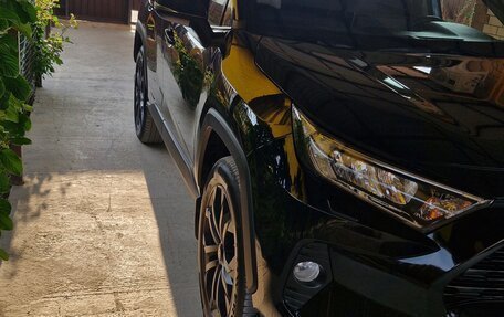Toyota RAV4, 2021 год, 2 850 000 рублей, 1 фотография