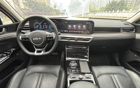 KIA K5, 2022 год, 2 100 000 рублей, 17 фотография