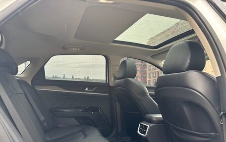 KIA K5, 2022 год, 2 100 000 рублей, 18 фотография
