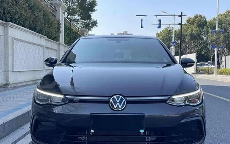 Volkswagen Golf VIII, 2022 год, 1 400 200 рублей, 2 фотография