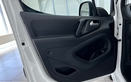 Peugeot Partner II рестайлинг 2, 2022 год, 2 499 000 рублей, 18 фотография