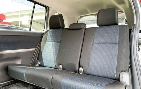 Toyota ISis I, 2012 год, 1 112 000 рублей, 14 фотография