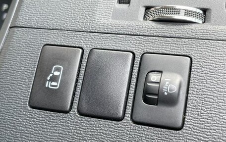 Toyota ISis I, 2012 год, 1 112 000 рублей, 19 фотография