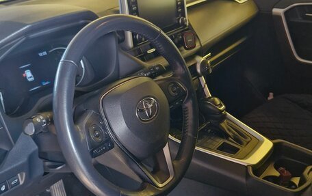 Toyota RAV4, 2021 год, 2 850 000 рублей, 5 фотография