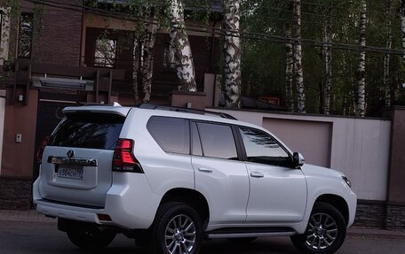 Toyota Land Cruiser Prado 150 рестайлинг 2, 2020 год, 5 980 000 рублей, 4 фотография