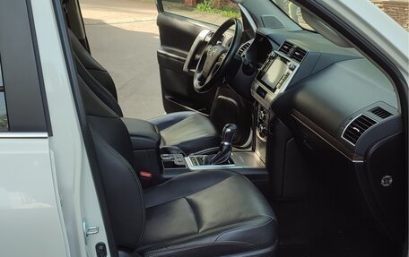 Toyota Land Cruiser Prado 150 рестайлинг 2, 2020 год, 5 980 000 рублей, 20 фотография