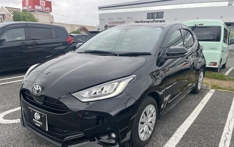 Toyota Yaris, 2022 год, 700 000 рублей, 7 фотография