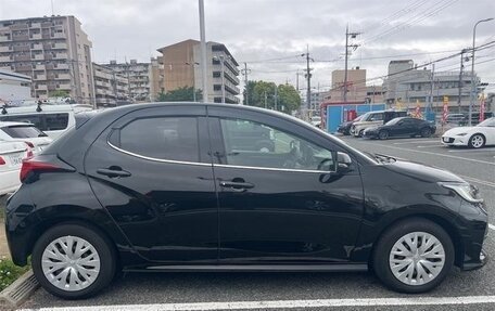 Toyota Yaris, 2022 год, 700 000 рублей, 4 фотография