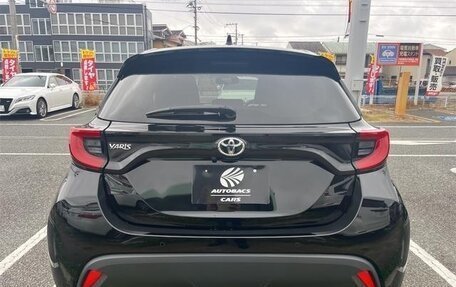 Toyota Yaris, 2022 год, 700 000 рублей, 9 фотография