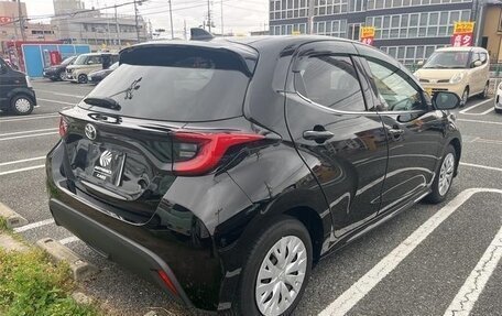 Toyota Yaris, 2022 год, 700 000 рублей, 8 фотография
