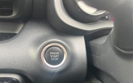 Toyota Yaris, 2022 год, 700 000 рублей, 18 фотография