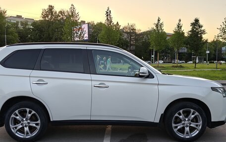 Mitsubishi Outlander III рестайлинг 3, 2013 год, 1 100 000 рублей, 3 фотография