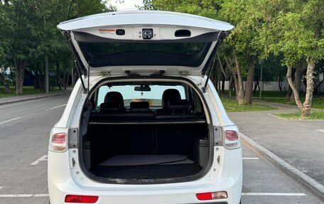 Mitsubishi Outlander III рестайлинг 3, 2013 год, 1 100 000 рублей, 10 фотография