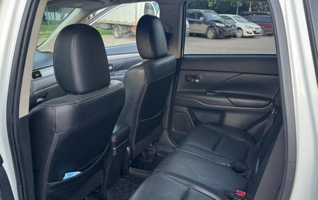 Mitsubishi Outlander III рестайлинг 3, 2013 год, 1 100 000 рублей, 23 фотография