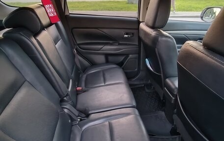 Mitsubishi Outlander III рестайлинг 3, 2013 год, 1 100 000 рублей, 20 фотография