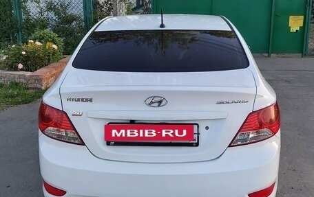 Hyundai Solaris II рестайлинг, 2014 год, 1 000 000 рублей, 3 фотография