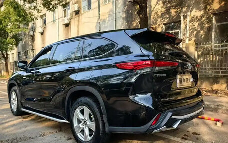 Toyota Highlander, 2022 год, 3 314 000 рублей, 5 фотография