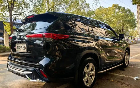 Toyota Highlander, 2022 год, 3 314 000 рублей, 4 фотография