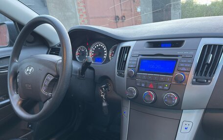 Hyundai Sonata VI, 2010 год, 975 000 рублей, 24 фотография